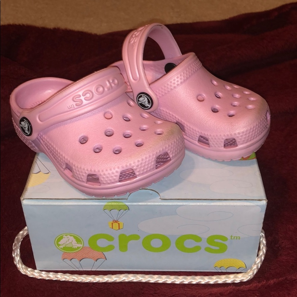 Baby crocs! Size 2/3 comes with box!